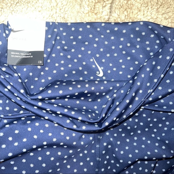 Nike Yoga Leggings NWT - Picture 8 of 12